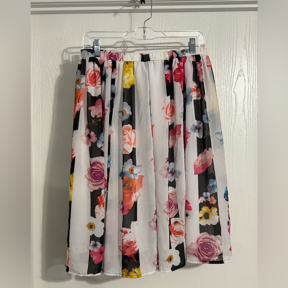 Cupio | Multicolor Floral A-Line Skirt | Size Medium